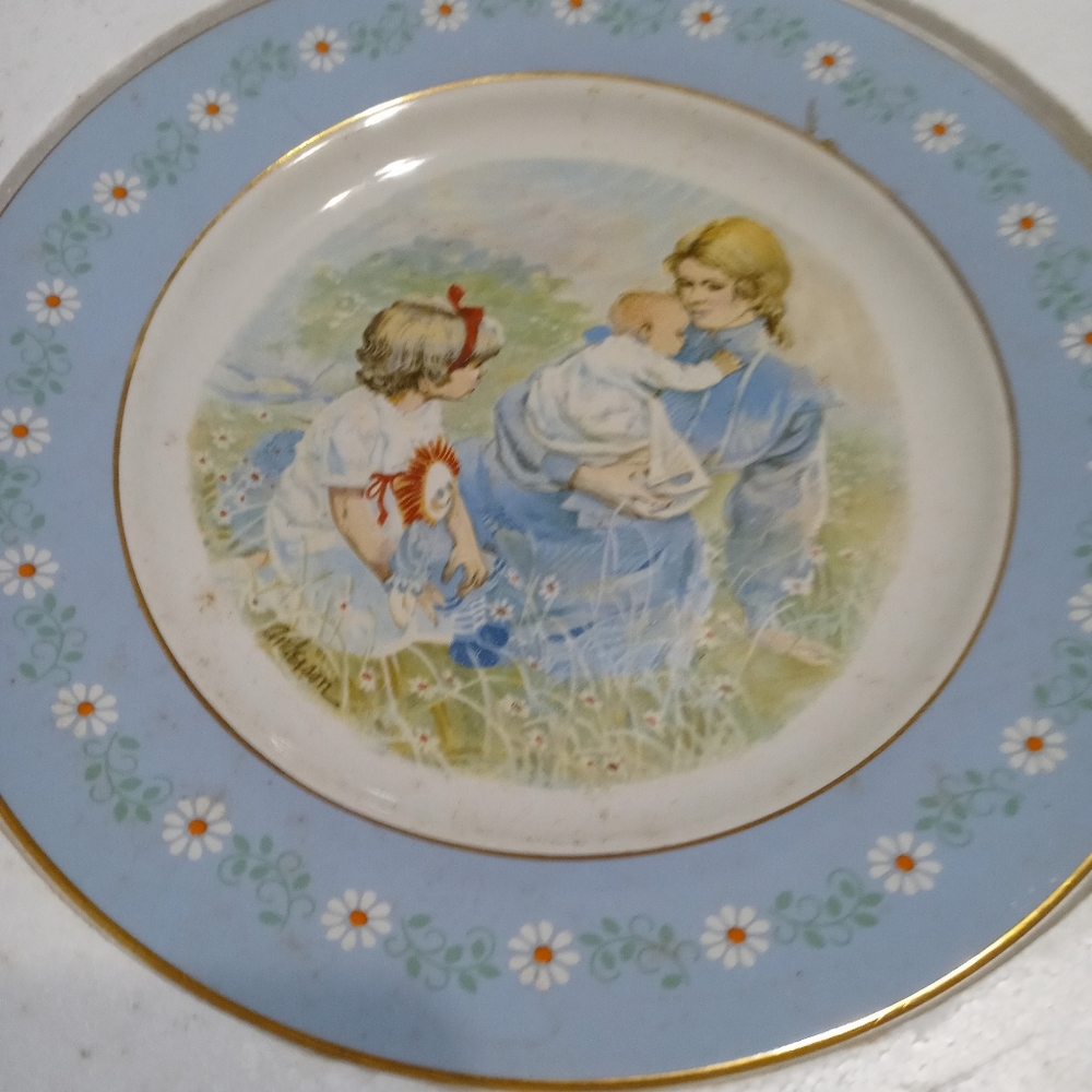 Vintage New in Box Avon Tenderness Plate